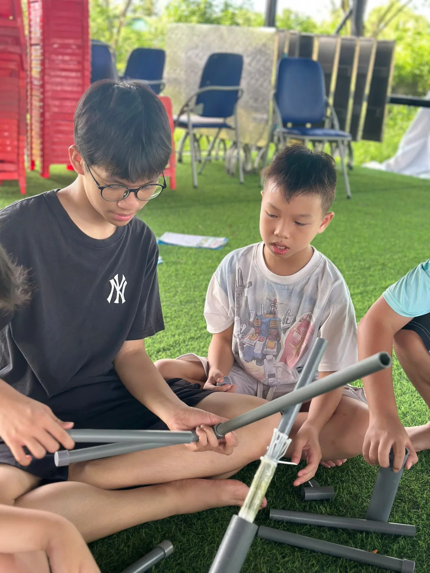 Trẻ xây dựng cùng nhau